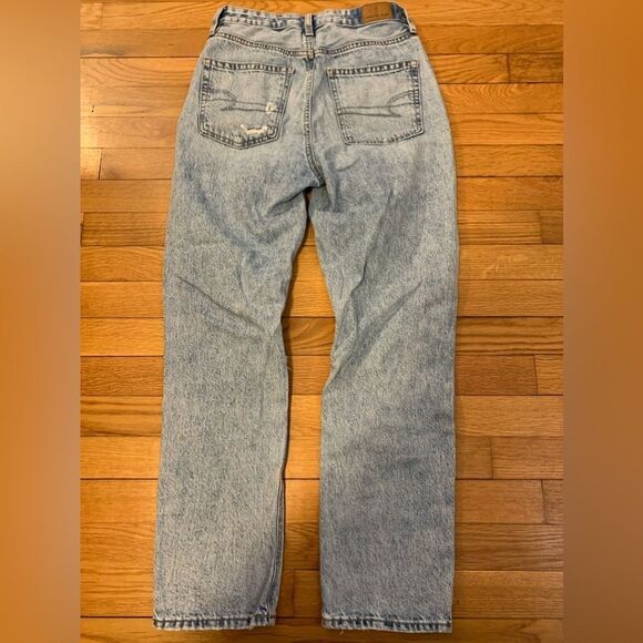 American Eagle size 4 distressed mom jeans - Picture 2 of 4